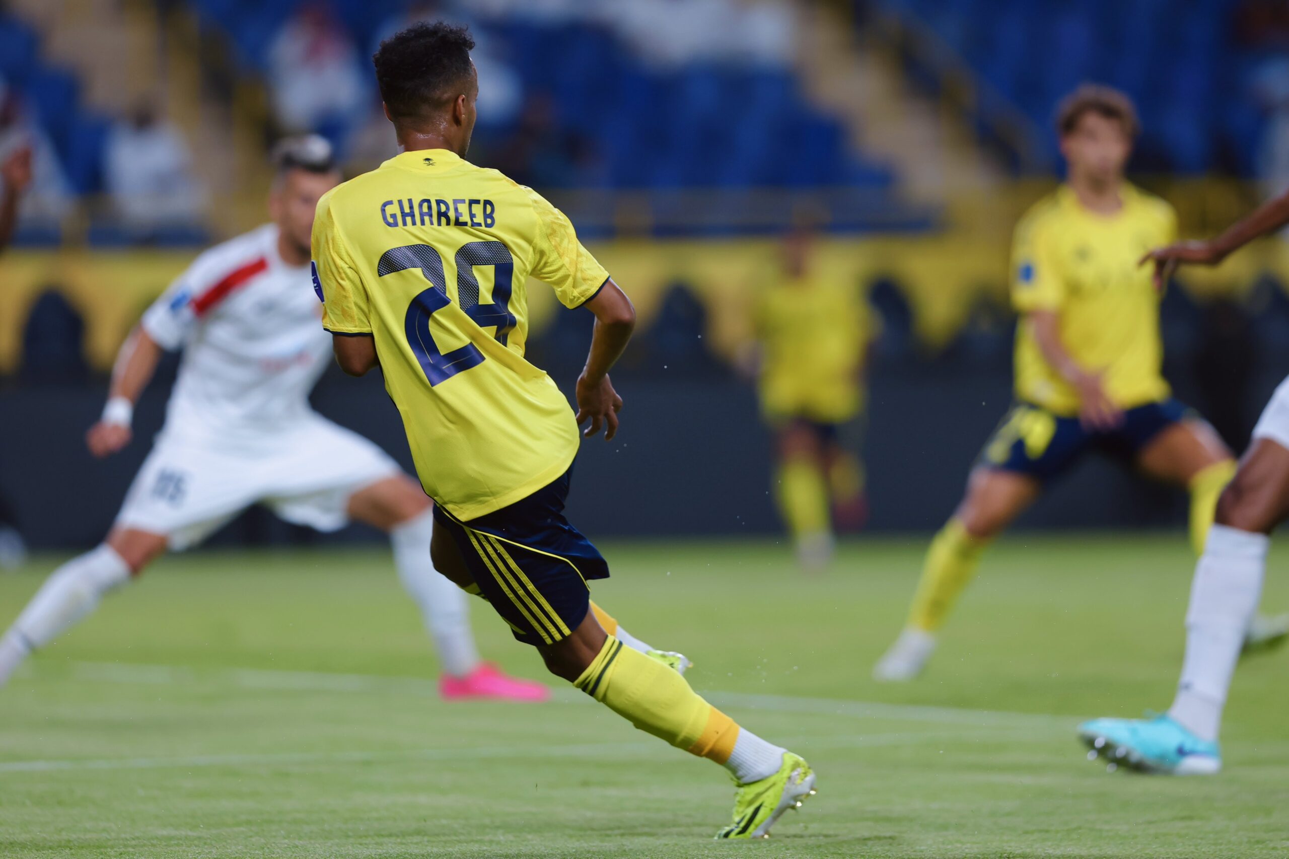 الاتحاد يجمّد صفقة غريب ويغلق باب التفاوض مع النصر